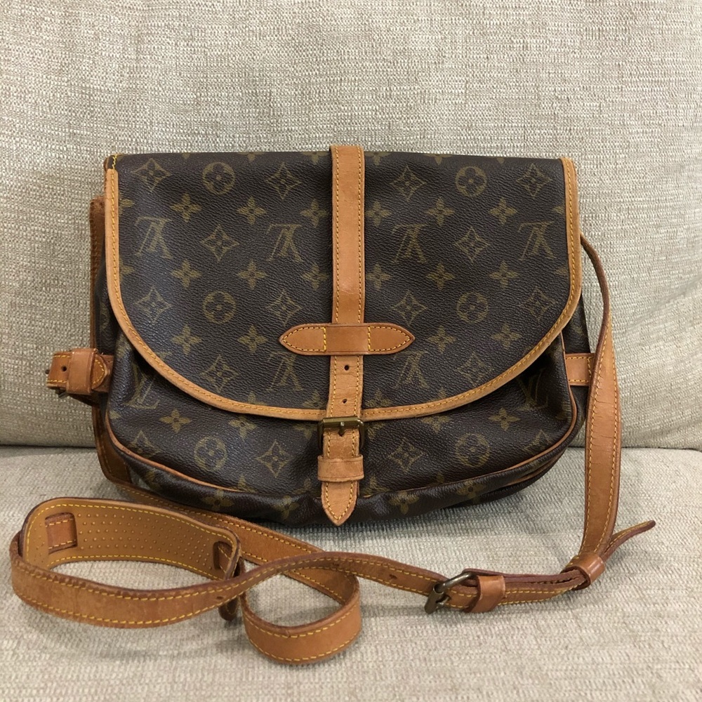 Louis Vuitton Samur 30